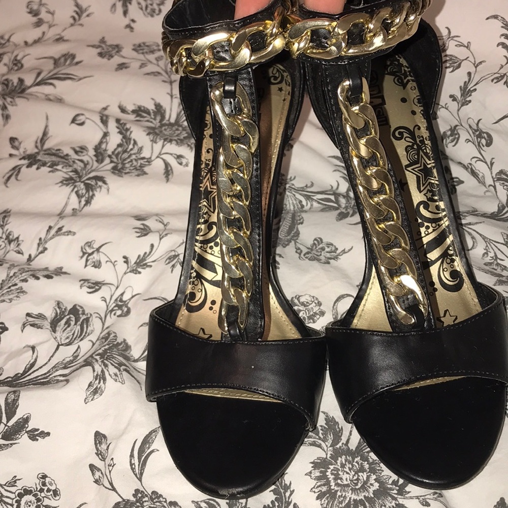 Heels - Picture 8 of 8